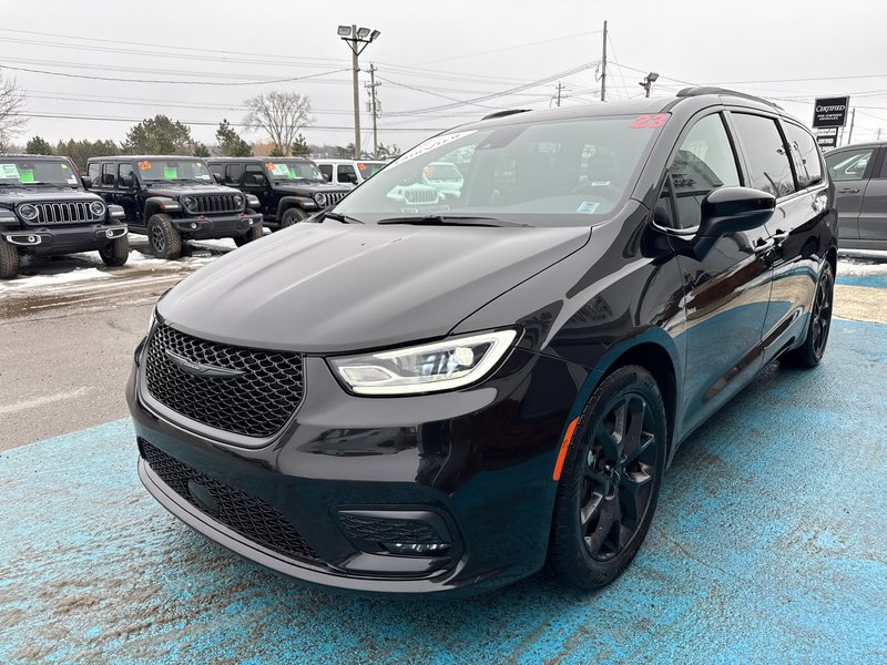 2023 Chrysler Pacifica S with sunroof package Touring L