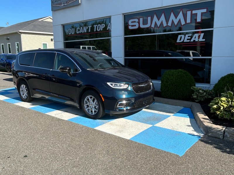 2024 Chrysler Pacifica TOURING