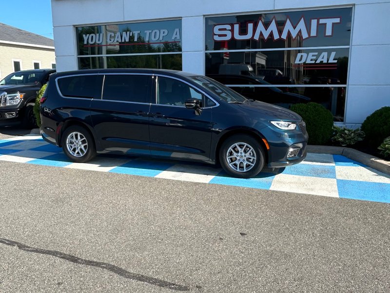 2024 Chrysler Pacifica TOURING