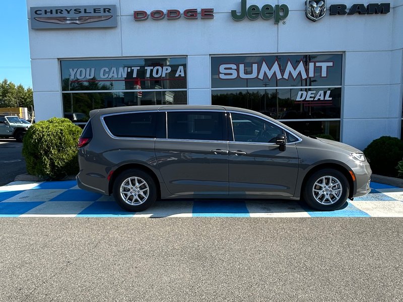 2024 Chrysler Pacifica TOURING