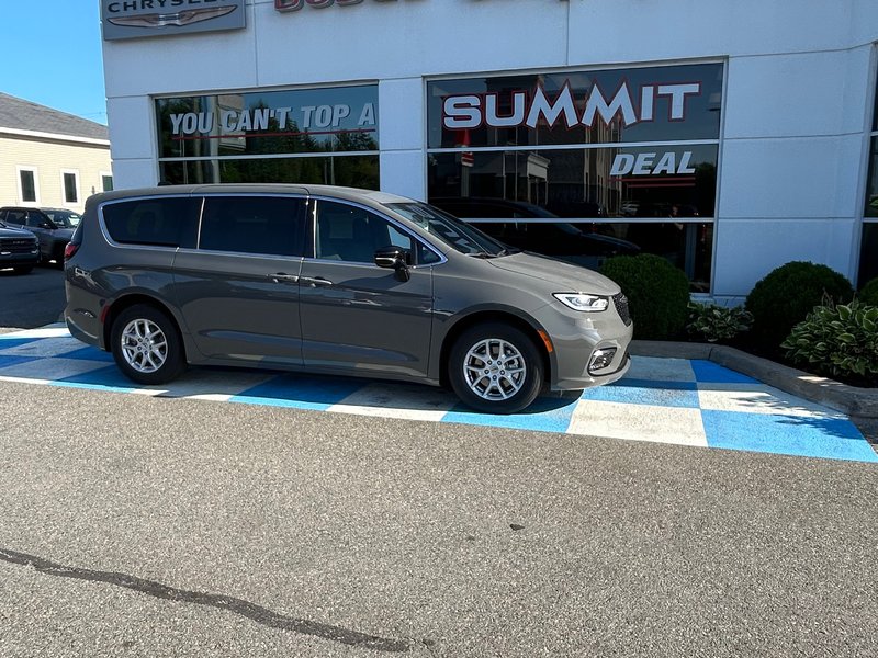 2024 Chrysler Pacifica TOURING