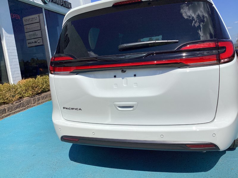 Chrysler Pacifica SELECT 2026