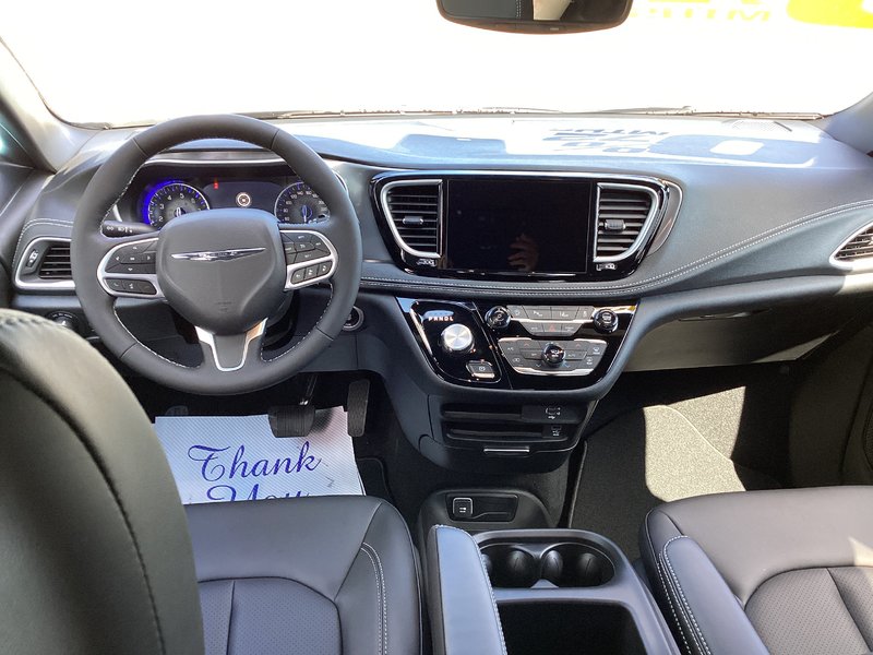 Chrysler Pacifica SELECT 2026