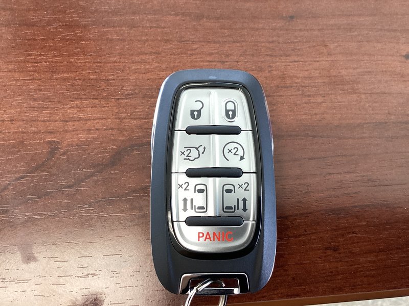 Chrysler Pacifica SELECT 2026