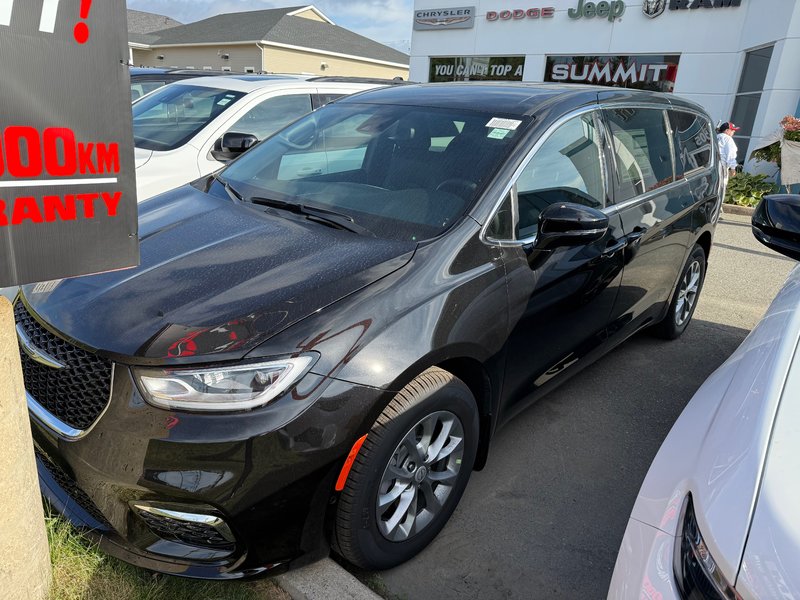 2026 Chrysler Pacifica SELECT AWD