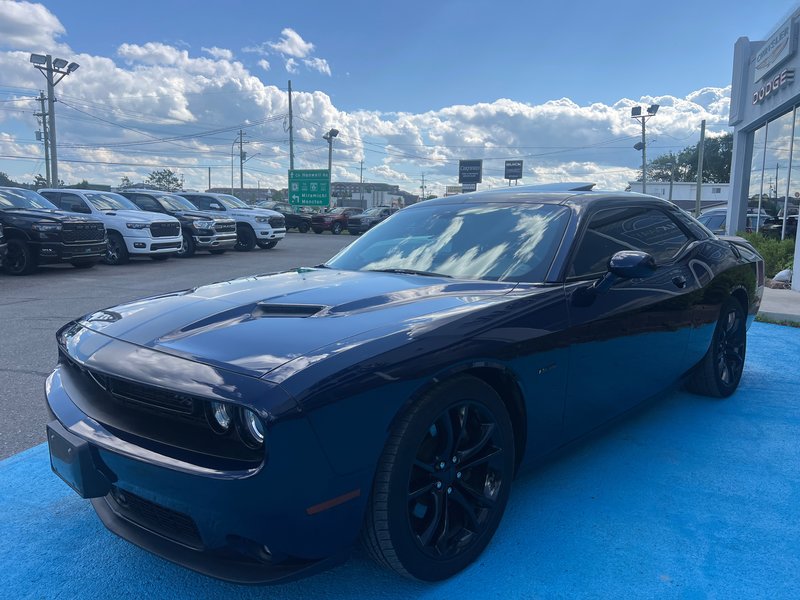 2016 Dodge Challenger R/T limited edition with launch control Limited edition, paint job, new tires, immaculate condition