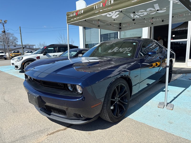 2016 Dodge Challenger R/T limited edition with launch control Limited edition, paint job, new tires, immaculate condition
