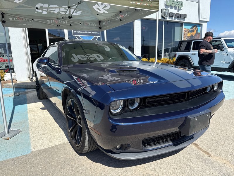 2016 Dodge Challenger R/T limited edition with launch control Limited edition, paint job, new tires, immaculate condition