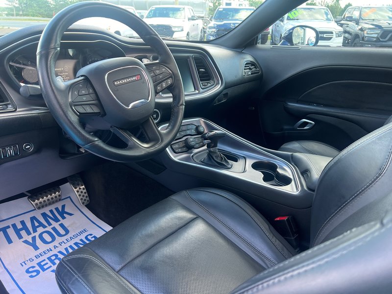 2016 Dodge Challenger R/T limited edition with launch control Limited edition, paint job, new tires, immaculate condition