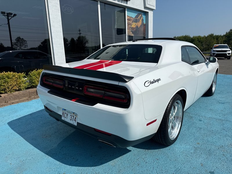 Dodge Challenger SXT Plus 2017