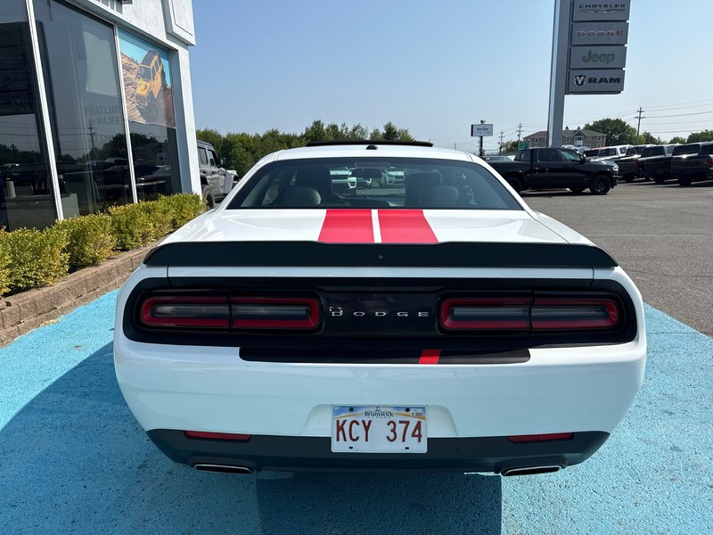 Dodge Challenger SXT Plus 2017