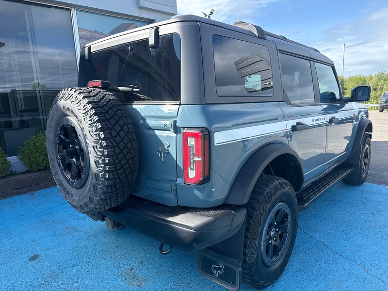 2021 Ford Bronco Standard transmission Badlands Tow package Upgraded tires and rims With full removable top 12 inch screen standard transmission