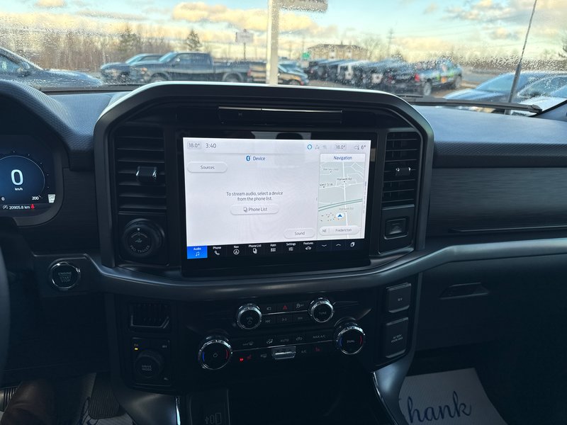 2025 Ford F-150 XLT Low kms