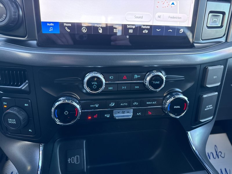 2025 Ford F-150 XLT Low kms