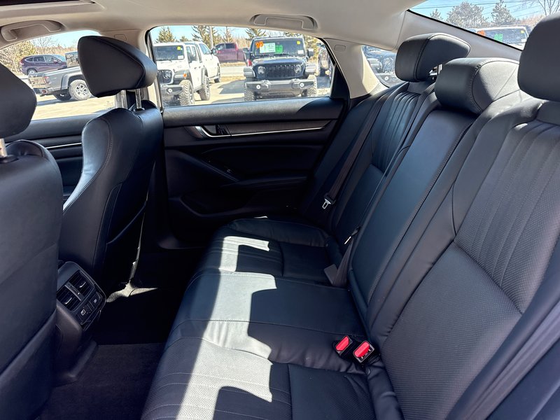 2018 Honda Accord Sedan EX-L Loaded navigation, leather sunroof, two sets of tires