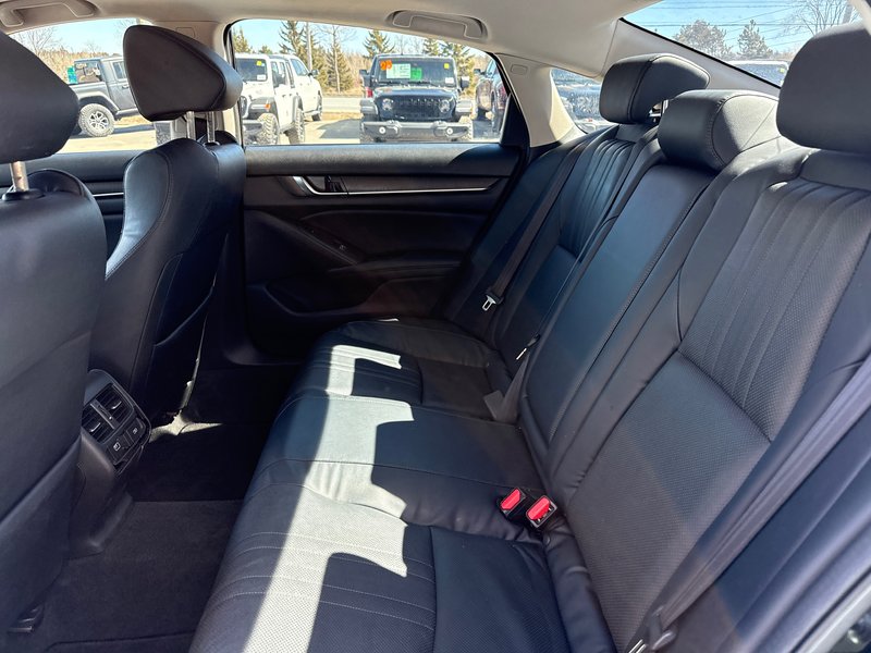 2018 Honda Accord Sedan EX-L Loaded navigation, leather sunroof, two sets of tires