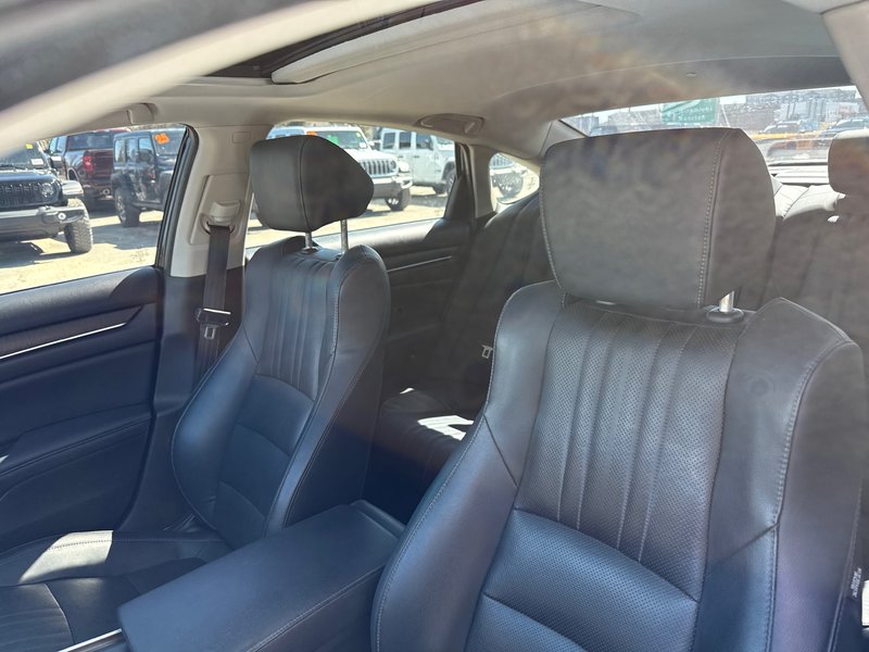 2018 Honda Accord Sedan EX-L Loaded navigation, leather sunroof, two sets of tires