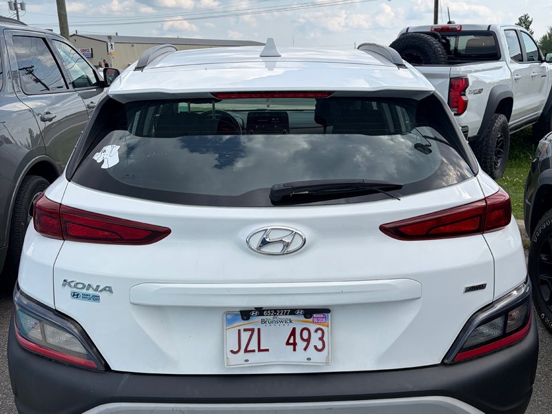 2022 Hyundai KONA ESSENTIAL AWD!