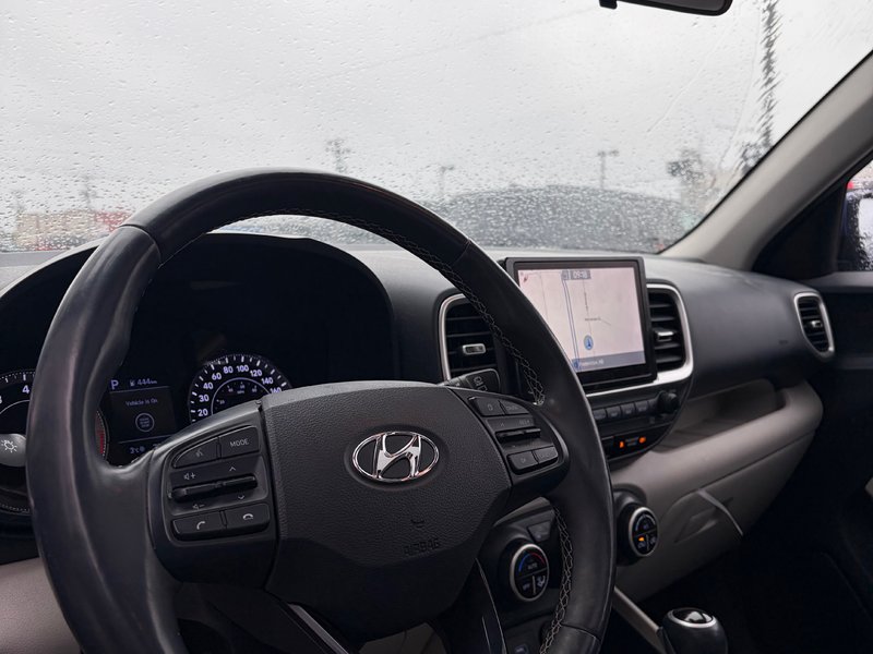 2021 Hyundai VENUE ULTIMATE ULTIMATE TRIM!