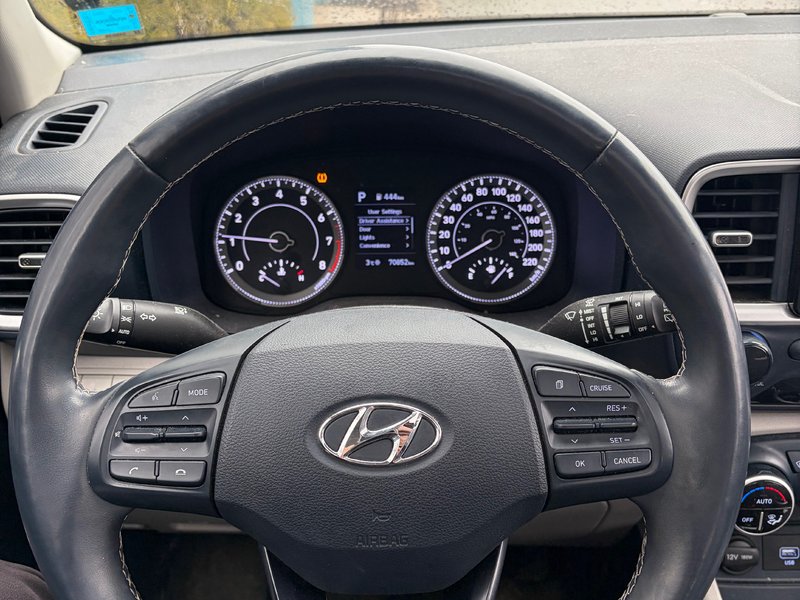 2021 Hyundai VENUE ULTIMATE ULTIMATE TRIM!