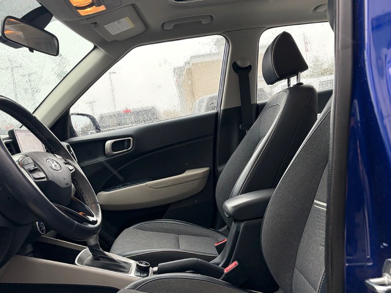 2021 Hyundai VENUE ULTIMATE ULTIMATE TRIM!