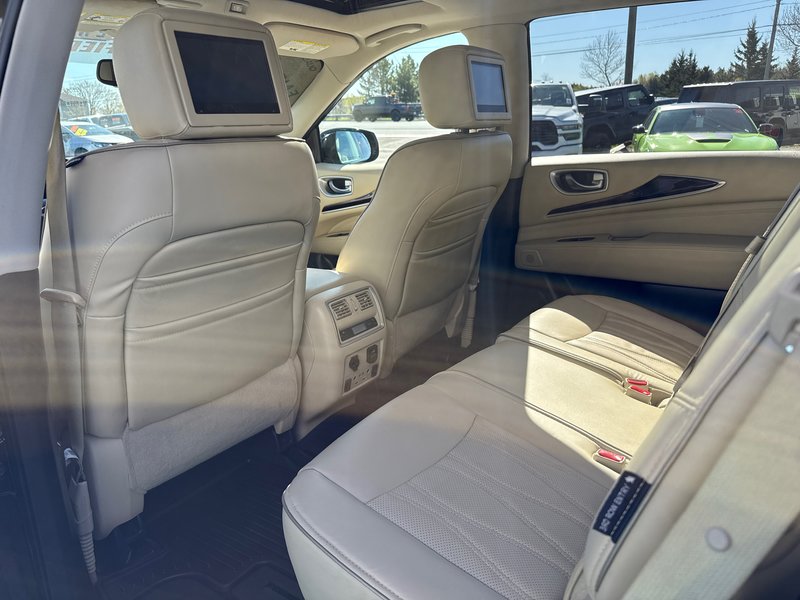 2019 Infiniti QX60 PURE Double sunroof, seven passenger, theatre system, upgraded leather seating, amazing condition