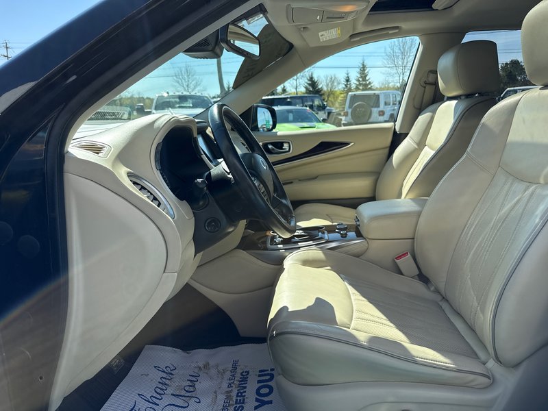 2019 Infiniti QX60 PURE Double sunroof, seven passenger, theatre system, upgraded leather seating, amazing condition