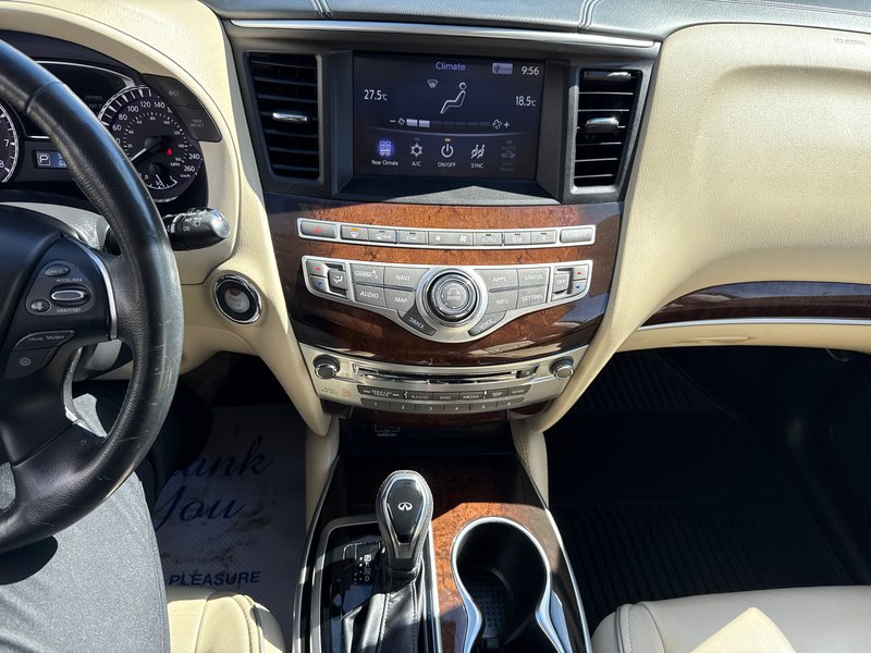 2019 Infiniti QX60 PURE Double sunroof, seven passenger, theatre system, upgraded leather seating, amazing condition