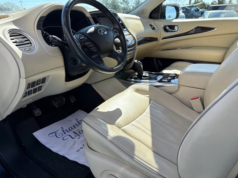 2019 Infiniti QX60 PURE Double sunroof, seven passenger, theatre system, upgraded leather seating, amazing condition