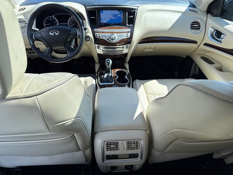 2019 Infiniti QX60 PURE Double sunroof, seven passenger, theatre system, upgraded leather seating, amazing condition