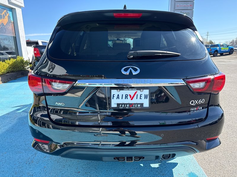 2019 Infiniti QX60 PURE Double sunroof, seven passenger, theatre system, upgraded leather seating, amazing condition
