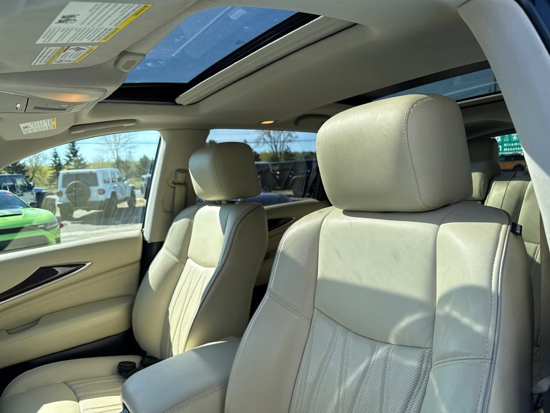 2019 Infiniti QX60 PURE Double sunroof, seven passenger, theatre system, upgraded leather seating, amazing condition