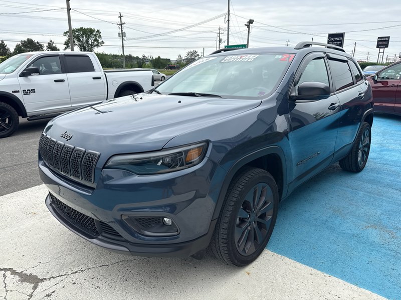2021 Jeep Cherokee 80th Anniversary Leather, panoramic roof, advanced safety group, navigation