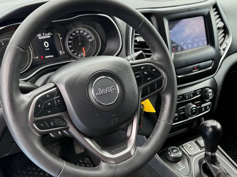 2021 Jeep Cherokee SPORT