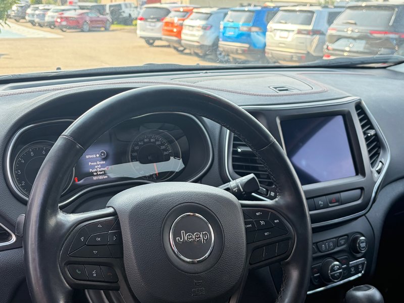 2021 Jeep CHEROKEE TRAILHAWK