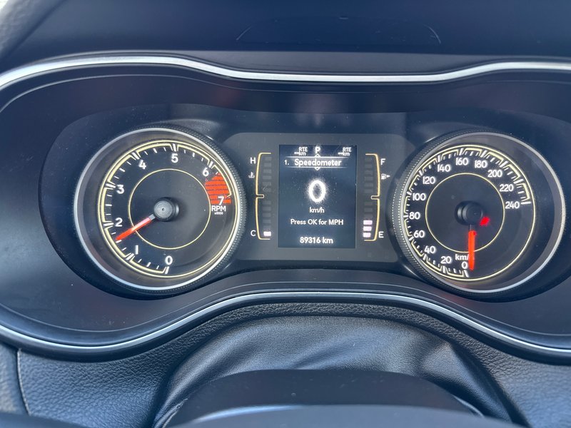 2022 Jeep Cherokee Sport Upgraded tire and rim package , heated seat and wheel