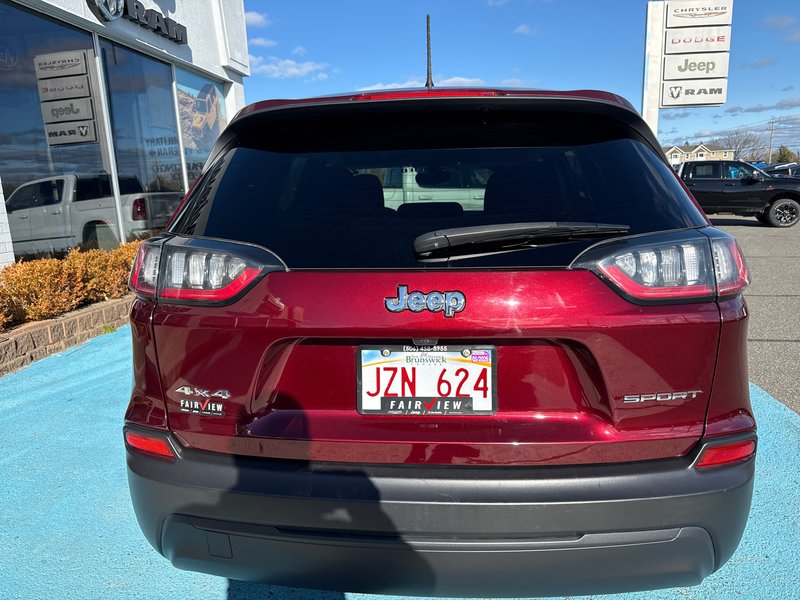 2022 Jeep Cherokee Sport Upgraded tire and rim package , heated seat and wheel