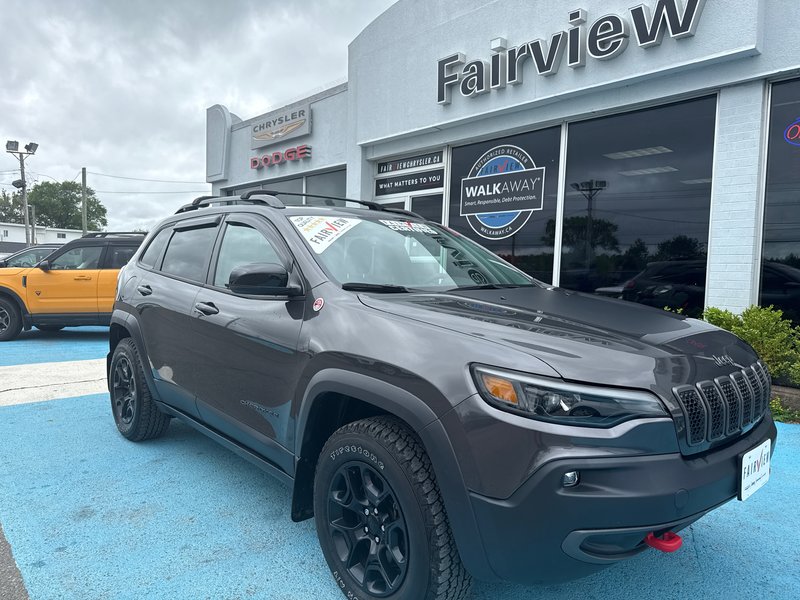 2022 Jeep Cherokee Trailhawk Elite Advanced safety, NAV, panoramic roof, leather, heated, and cooled seats