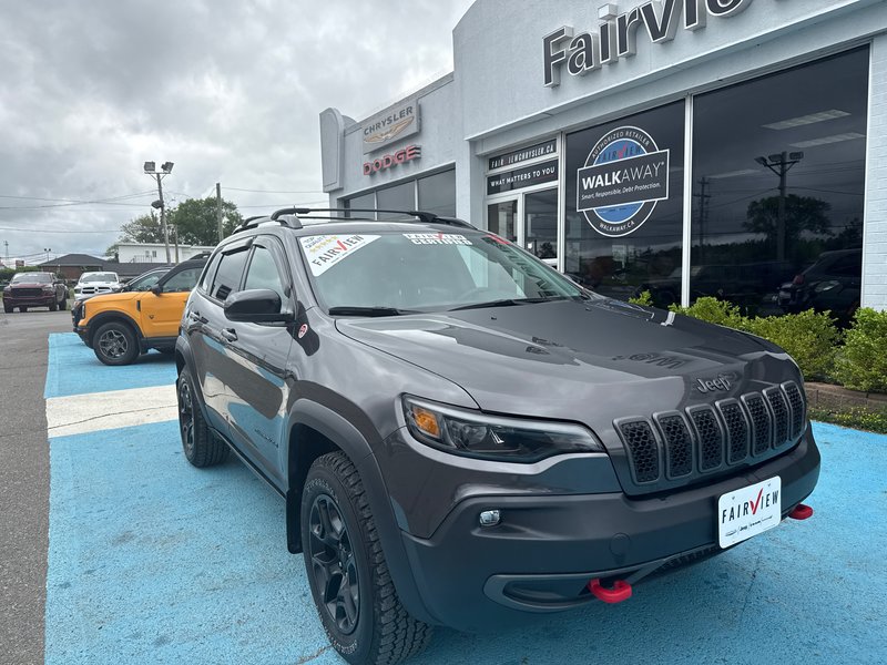 2022 Jeep Cherokee Trailhawk Elite Advanced safety, NAV, panoramic roof, leather, heated, and cooled seats