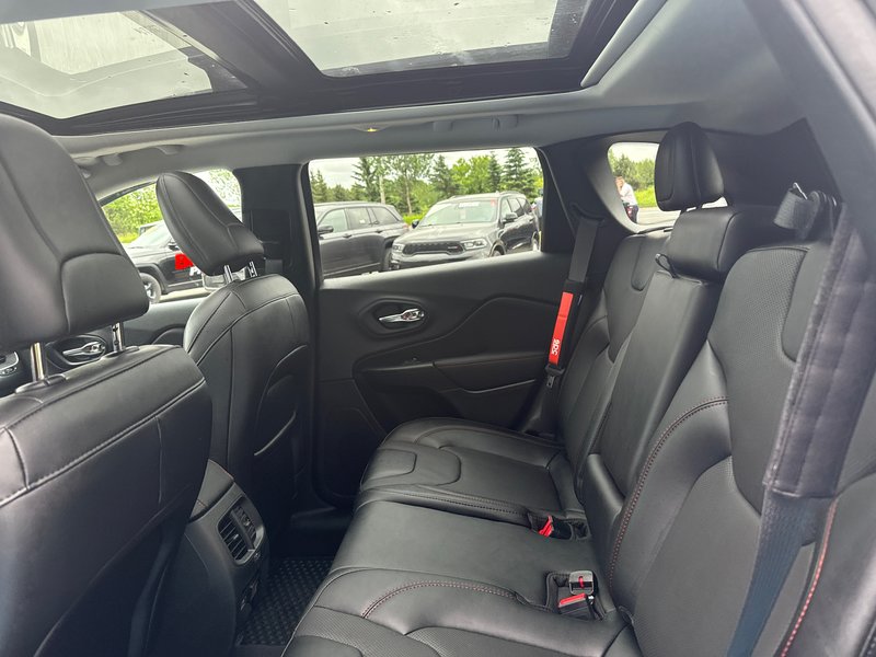 2022 Jeep Cherokee Trailhawk Elite Advanced safety, NAV, panoramic roof, leather, heated, and cooled seats