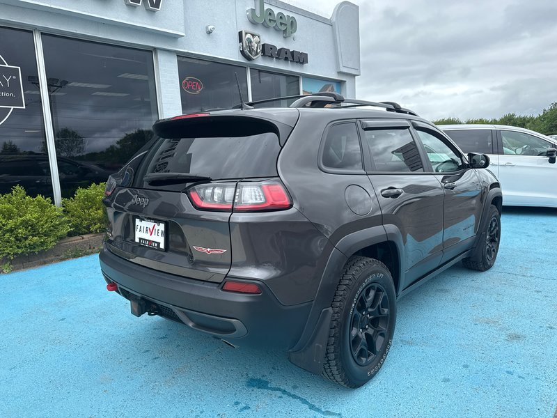 2022 Jeep Cherokee Trailhawk Elite Advanced safety, NAV, panoramic roof, leather, heated, and cooled seats