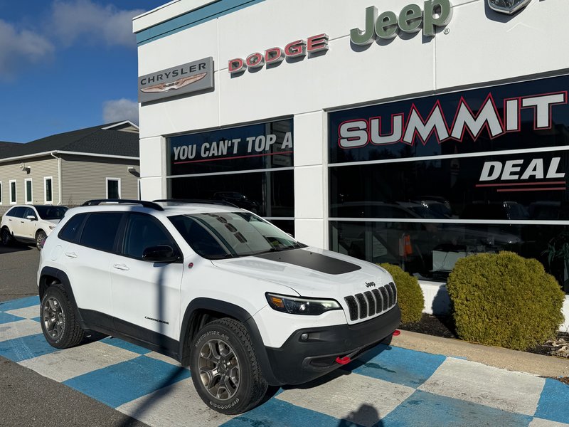 2022 Jeep CHEROKEE TRAILHAWK