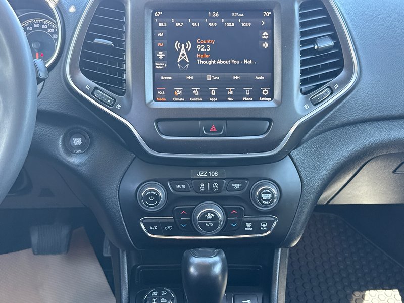 2022 Jeep Cherokee Trailhawk V6 immaculate condition