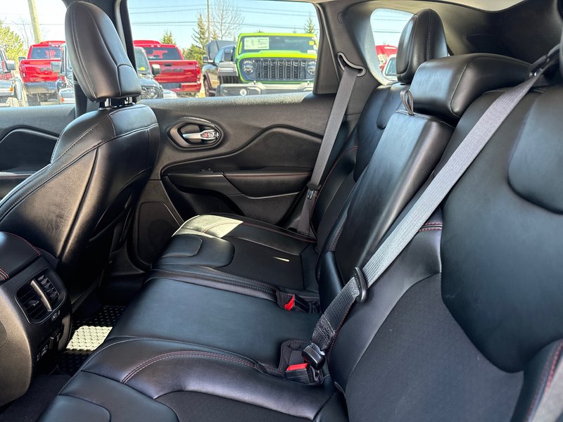 2022 Jeep Cherokee Trailhawk V6 immaculate condition