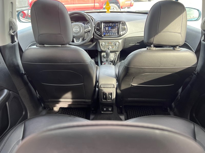 2021 Jeep Compass Altitude Leather, sunroof, navigation fully loaded