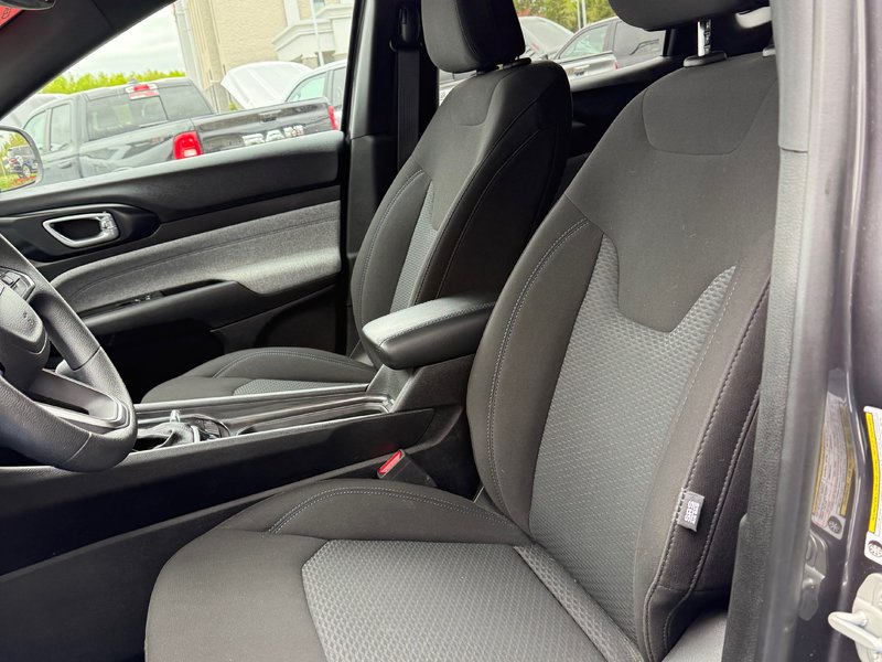 2024 Jeep Compass SPORT