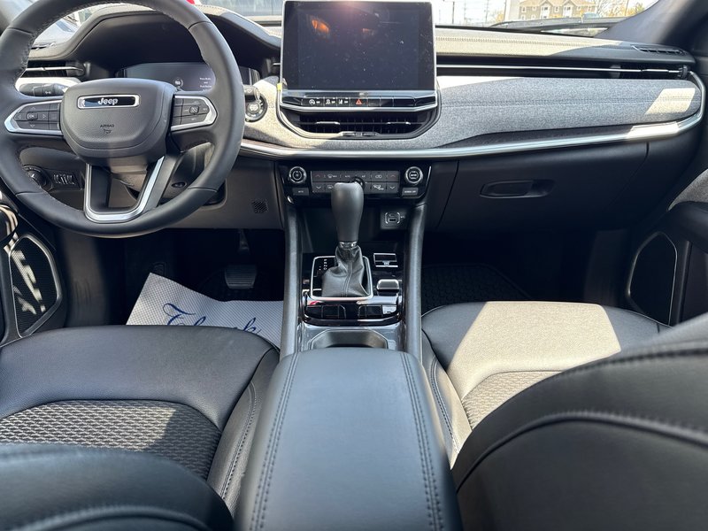 2025 Jeep Compass North Demo deal