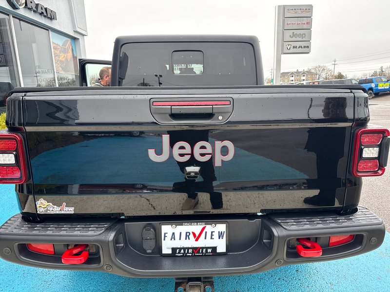2020 Jeep Gladiator Rubicon Fox float lift kit 35 inch tires Tunnel cover upgraded interior