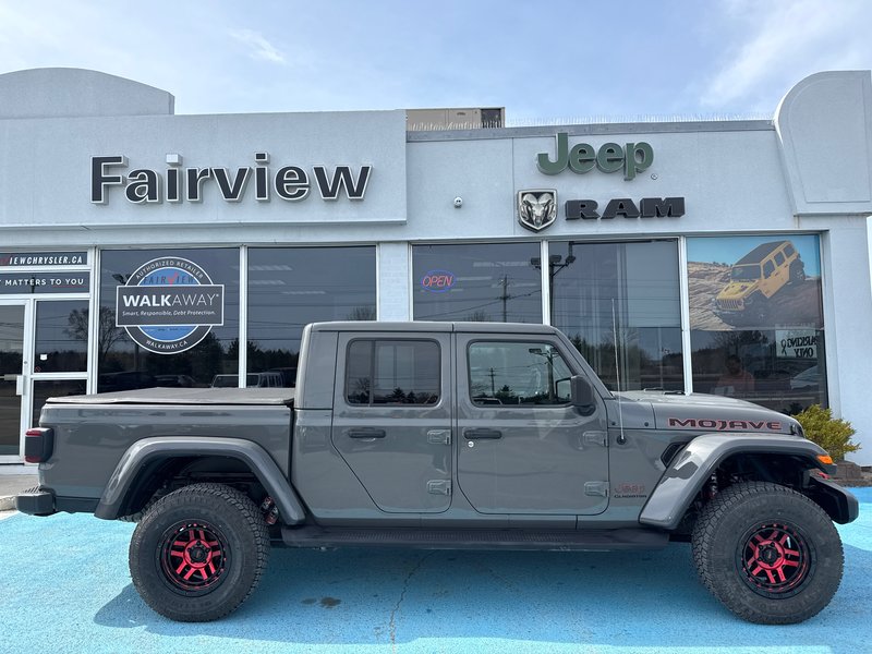 2022 Jeep Gladiator Mojave With fox lift kit 35 inch tire and wheel package
