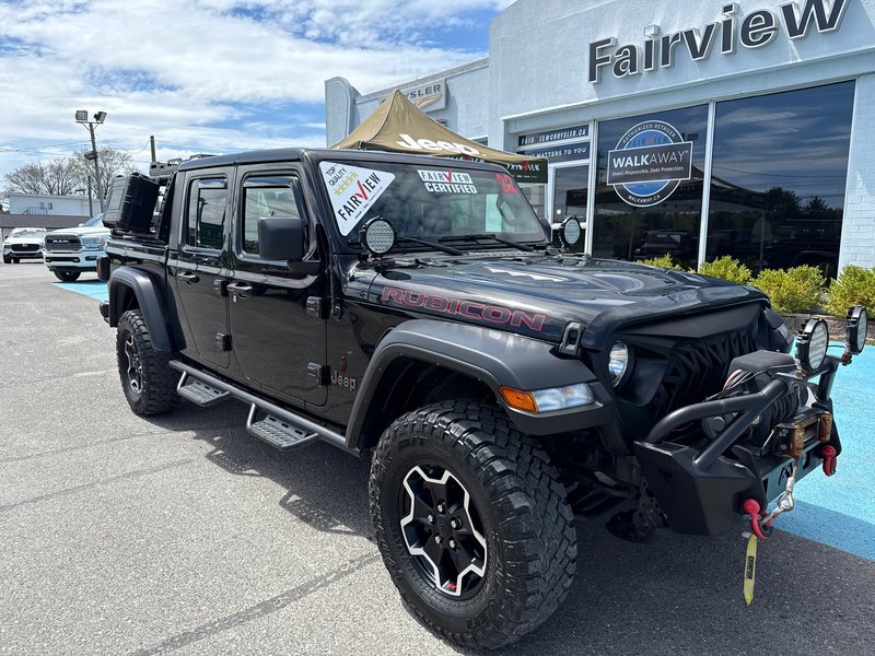 2022 Jeep Gladiator Rubicon  back rack system upgraded bumpers, wench lights, etc. over $6000 in extras